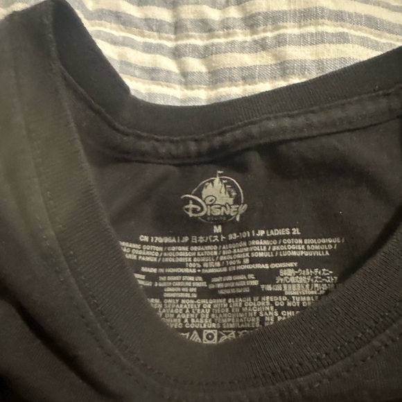 Disney Halloween shirt - Picture 2 of 2